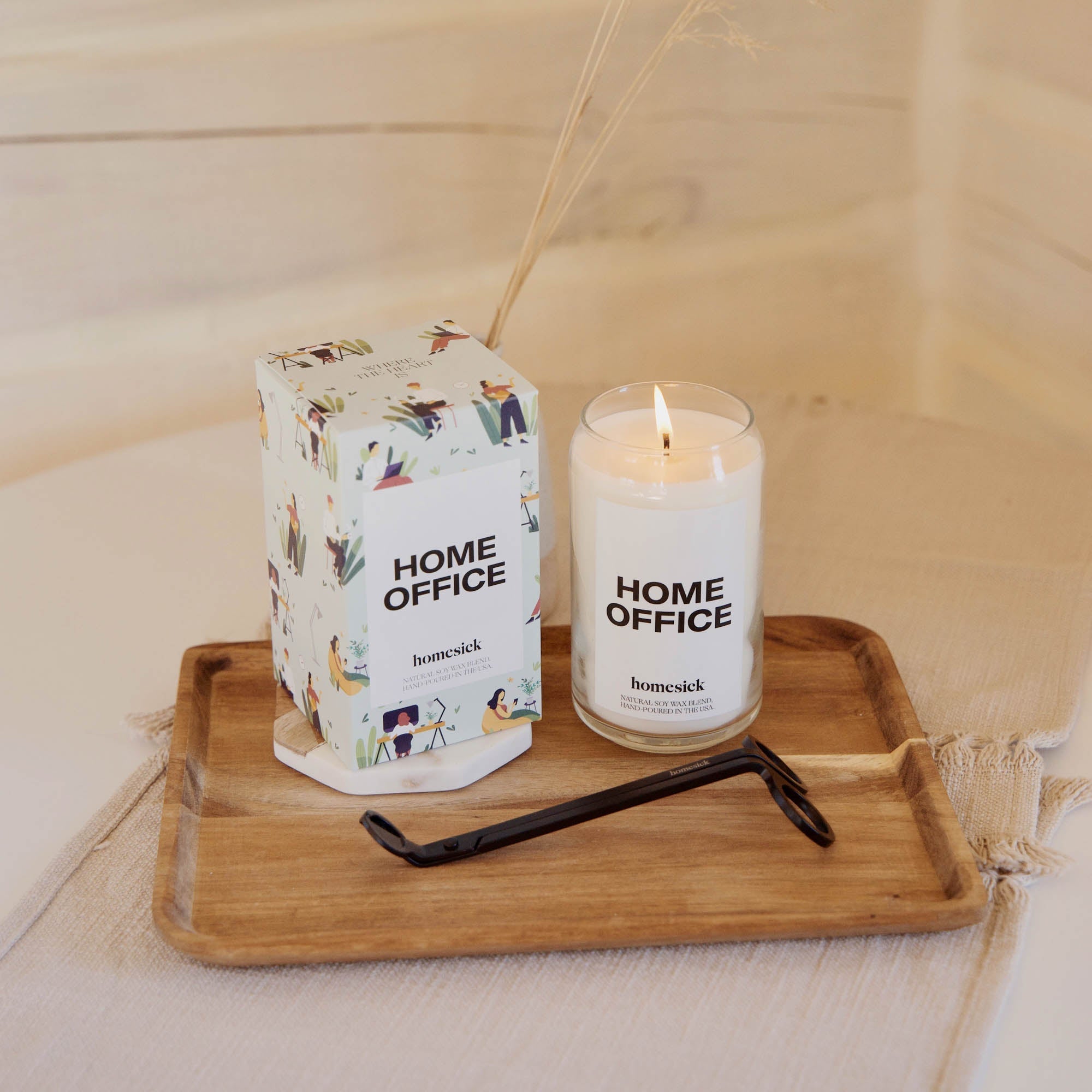 HMS.HomeOffice.Candle.Ecom_.3-2.jpg